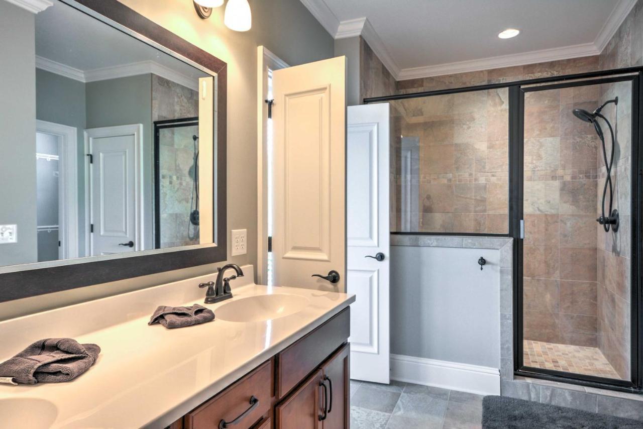 Spacious Family-Friendly Retreat With Winter Rates! Greensboro Exterior photo